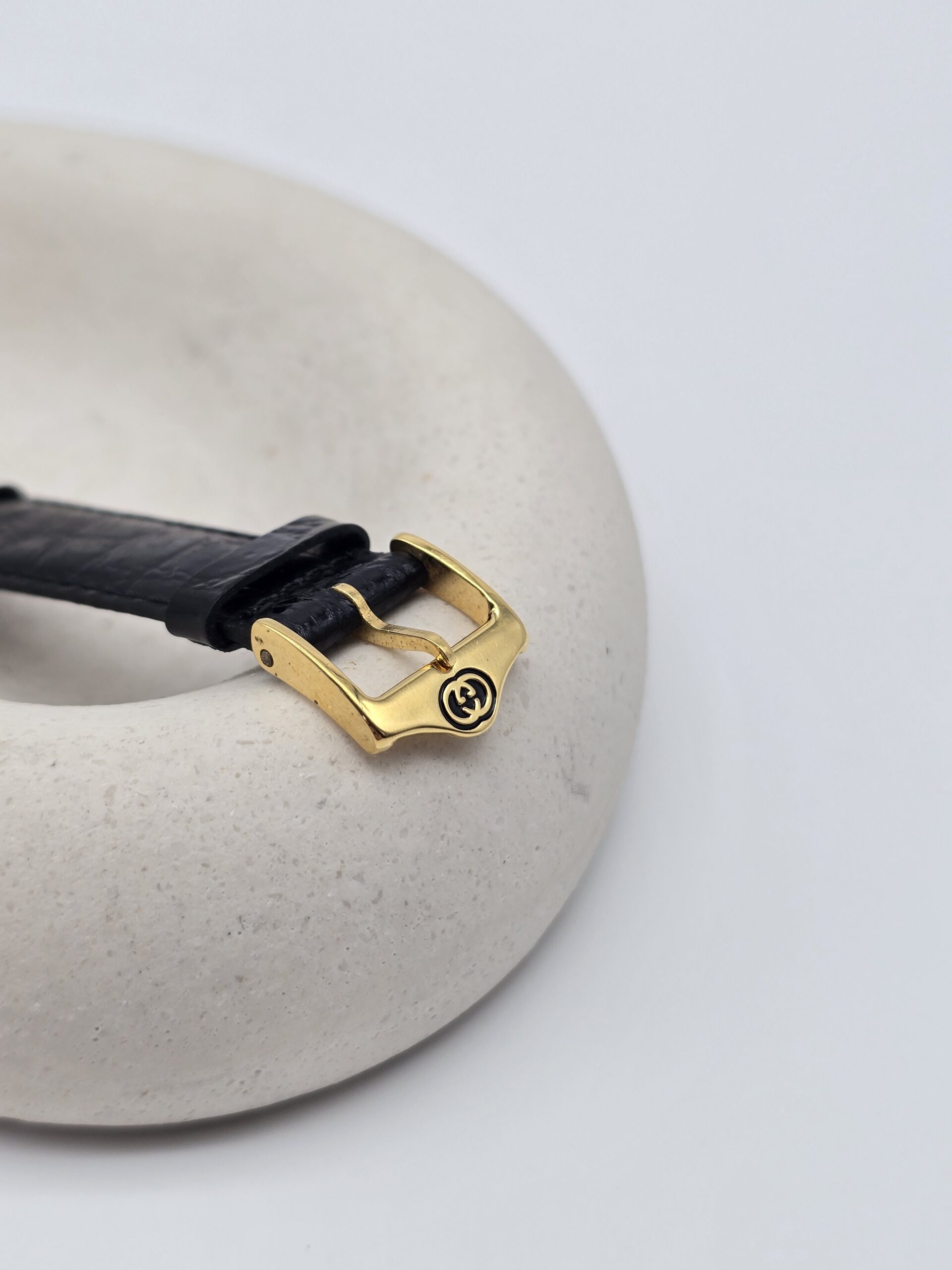 GUCCI - klasyczny zegarek vintage z rzymskimi indeksami, lata 90. zapięcie