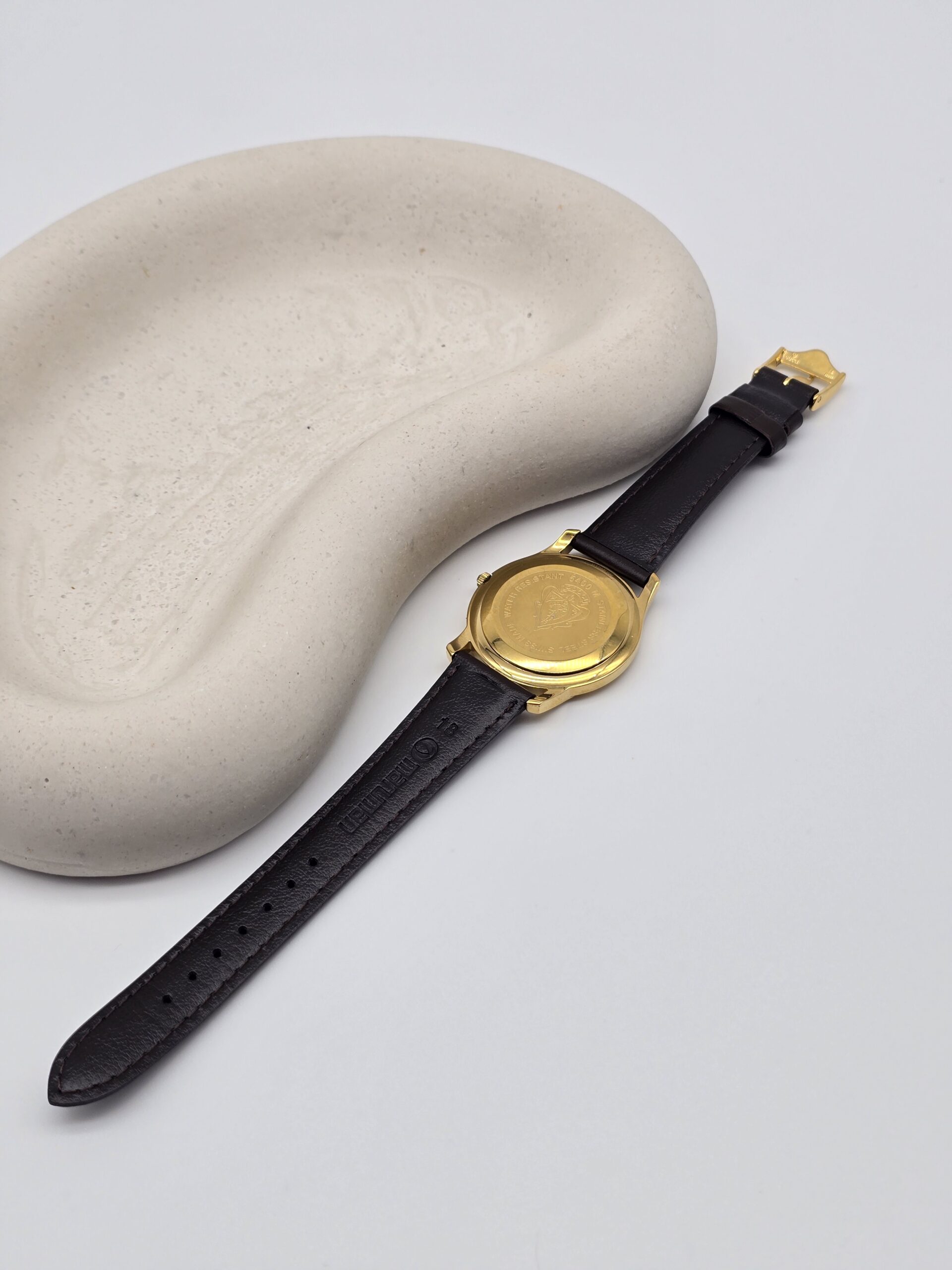 GUCCI - elegancki zegarek vintage z rzymskimi indeksami, lata 90. tył