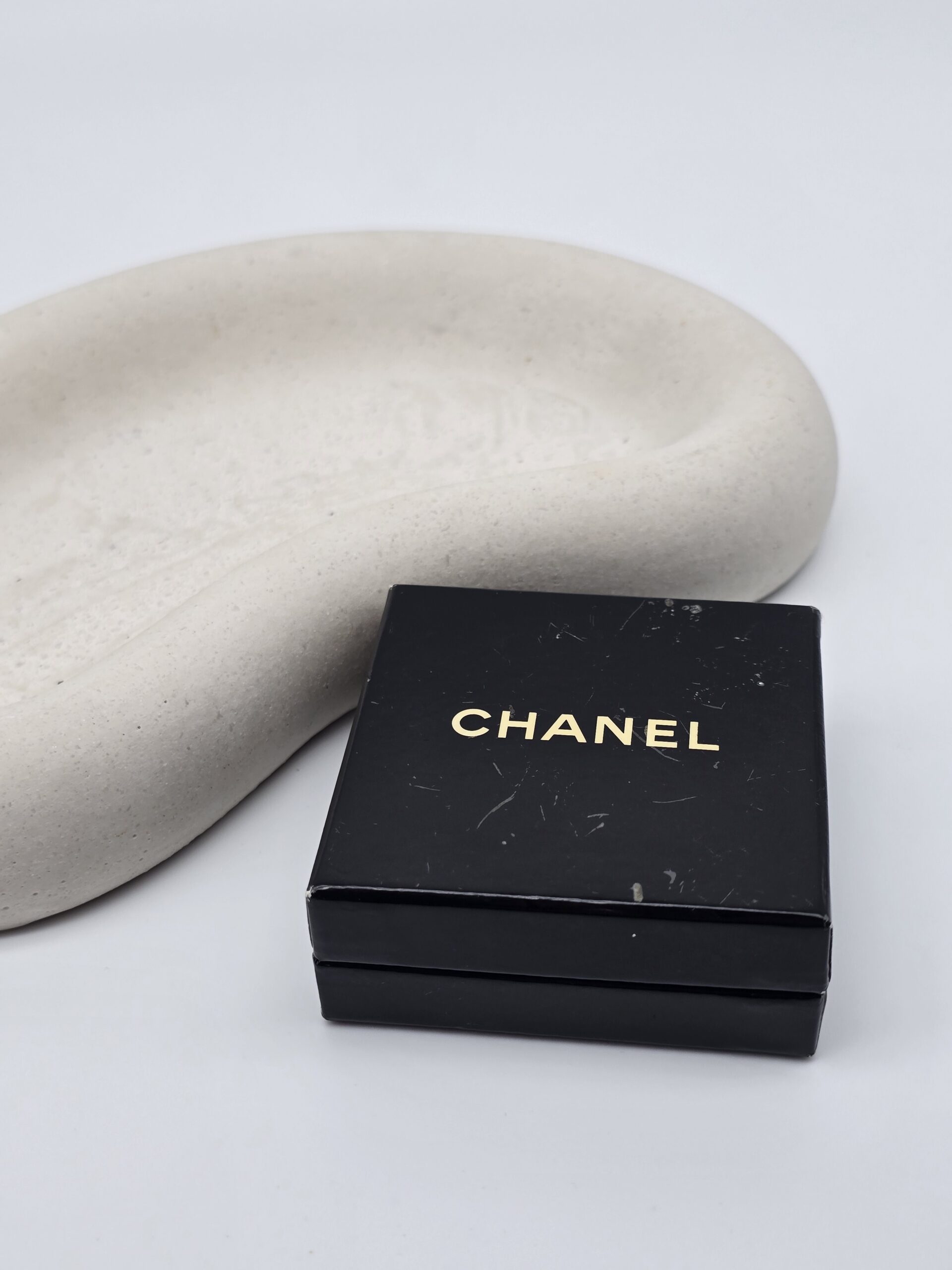 CHANEL - klipsy vintage ,,31 Rue Cambon Paris", lata 90. pudełko