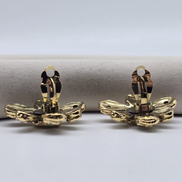 CHANEL - złote klipsy vintage z logo CC, 1995r. zapięcie
