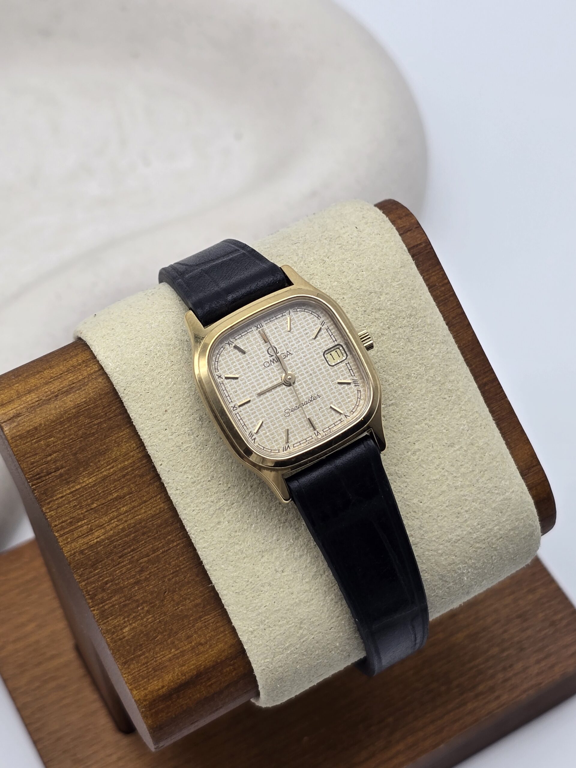 OMEGA – zegarek vintage złoty Seamaster z datownikiem, lata 90.