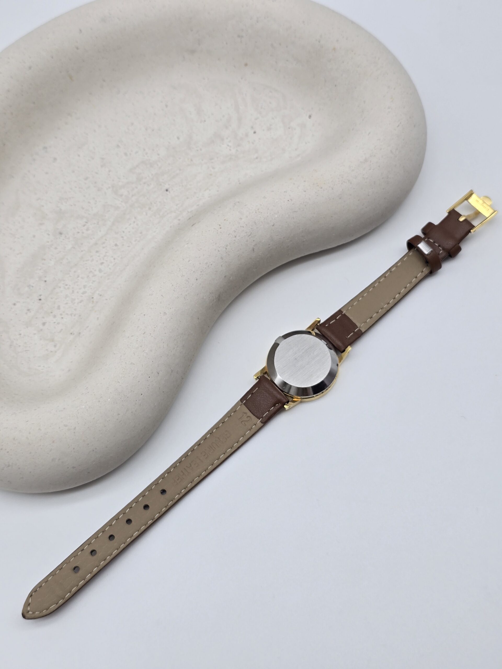 OMEGA – zegarek vintage złoty De Ville Quartz, lata 90. tył