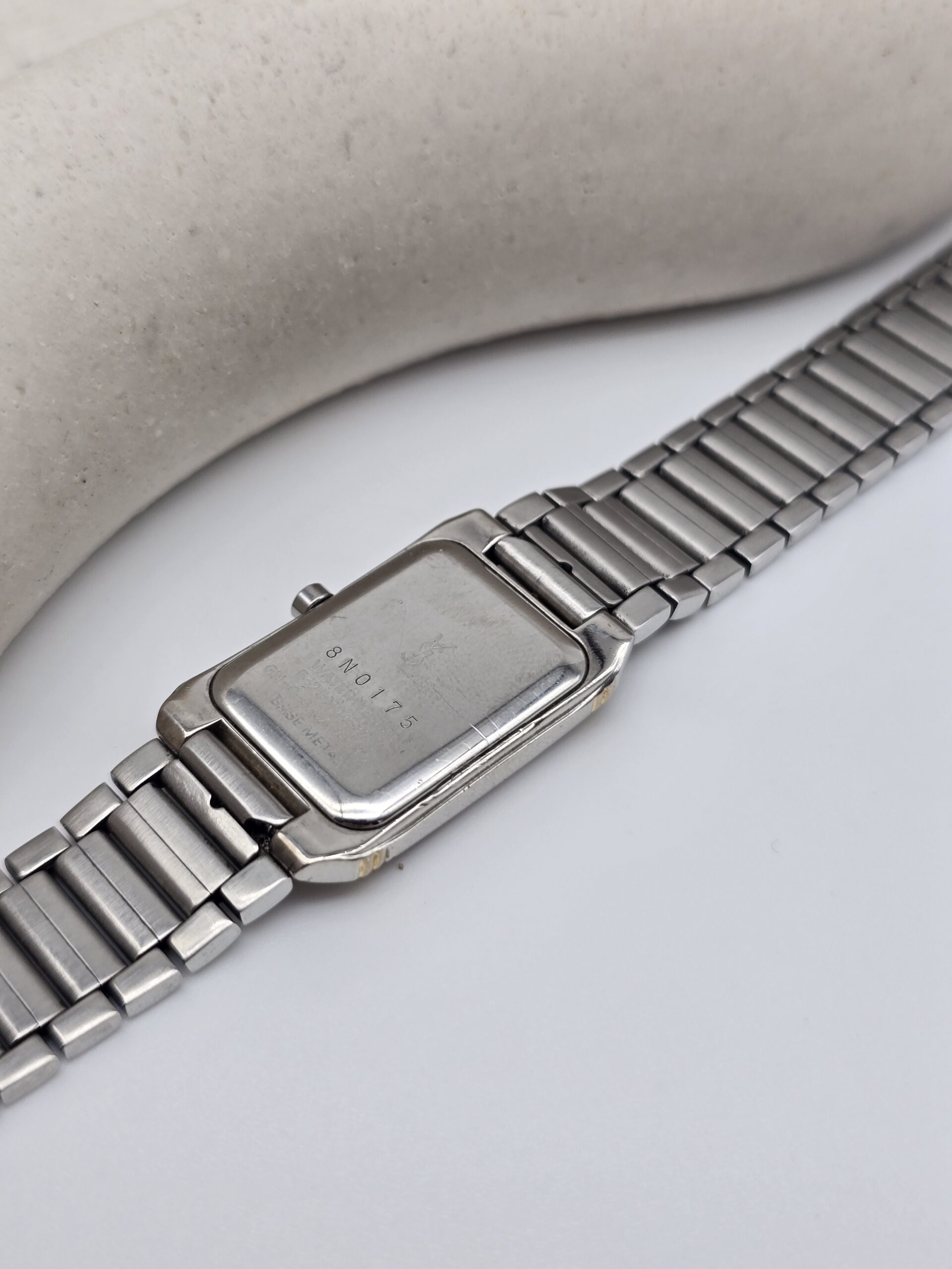YSL - zegarek vintage z prostokątną kopertą, lata 90. dekiel