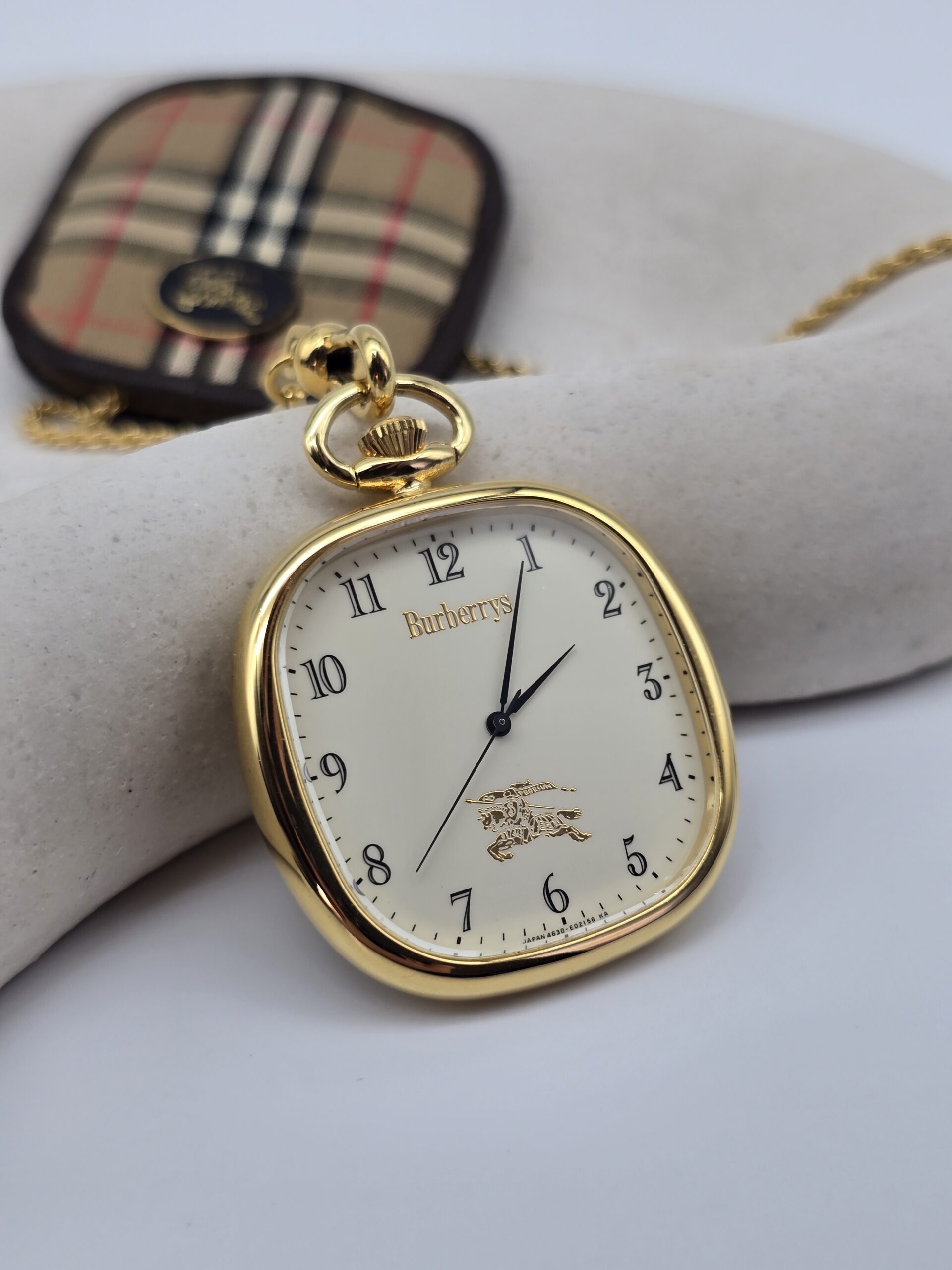 BURBERRY - kieszonkowy zegarek vintage z jasną tarczą front