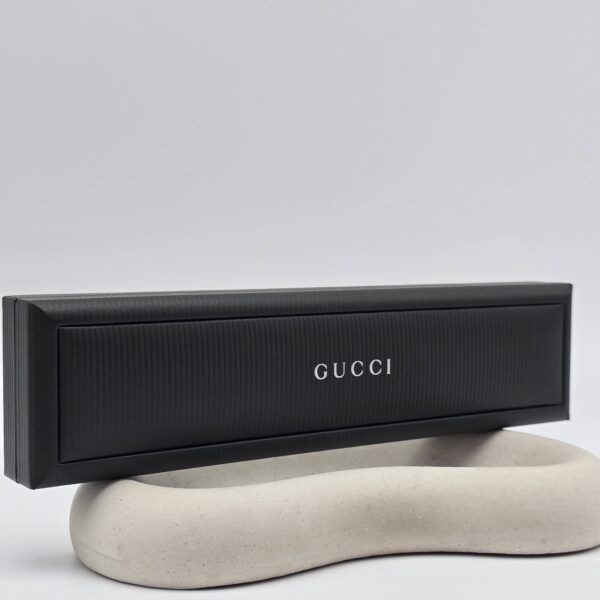 GUCCI- elegancki zegarek vintage na pasku, lata 90. pudełko
