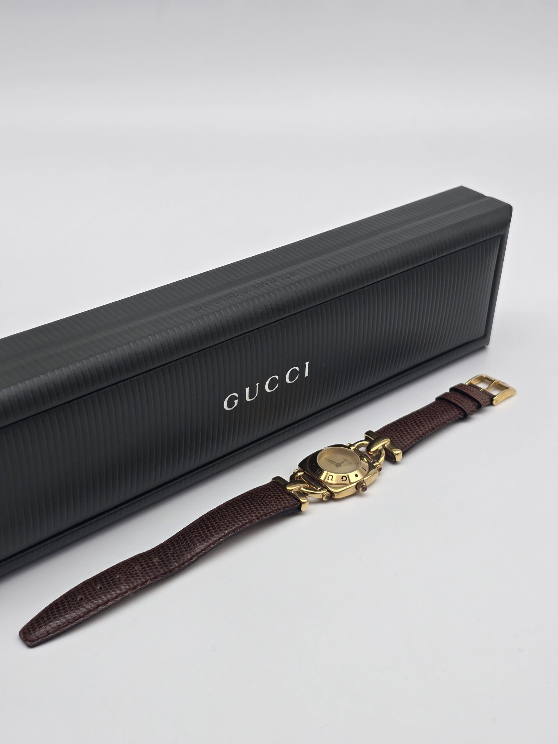 GUCCI- elegancki zegarek vintage na pasku, lata 90. przy pudełku