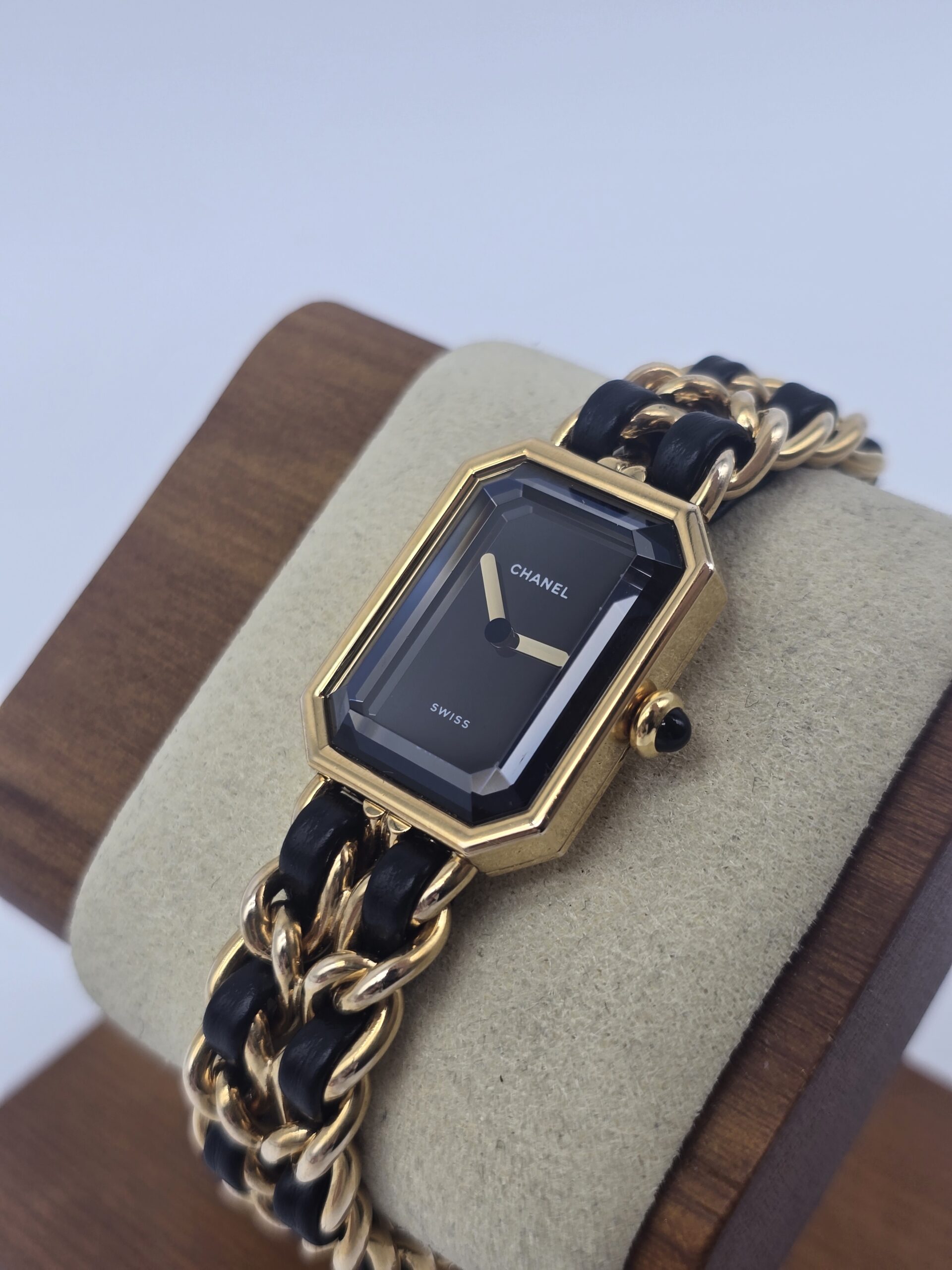 "CHANEL- model Chanel Première, lata 80." stojak