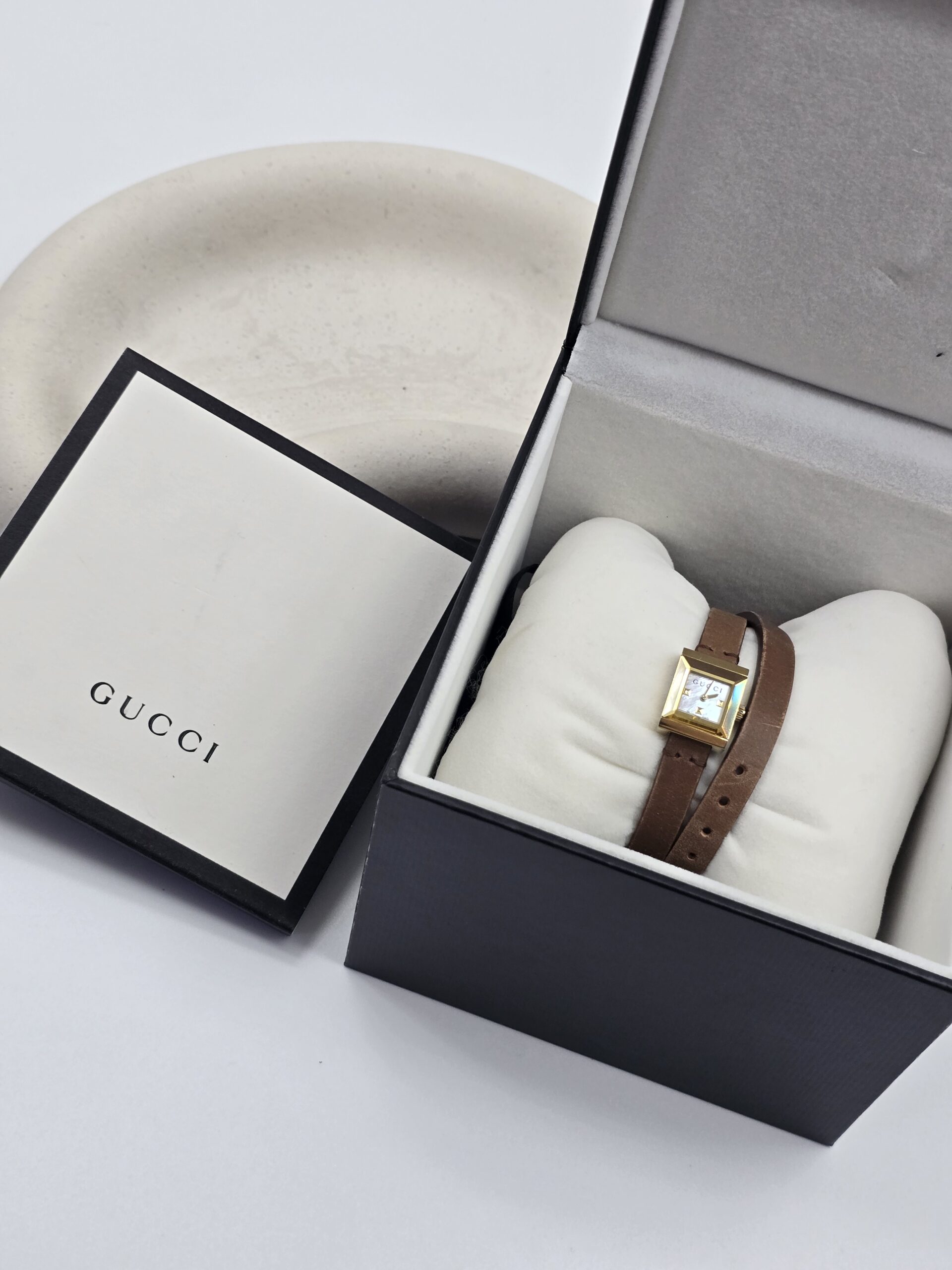 GUCCI - zegarek vintage z podwójnym paskiem, G-Frame, lata 90.