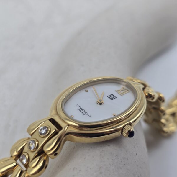 GIVENCHY - zegarek vintage na ozdobnej bransolecie, lata 90. koronka