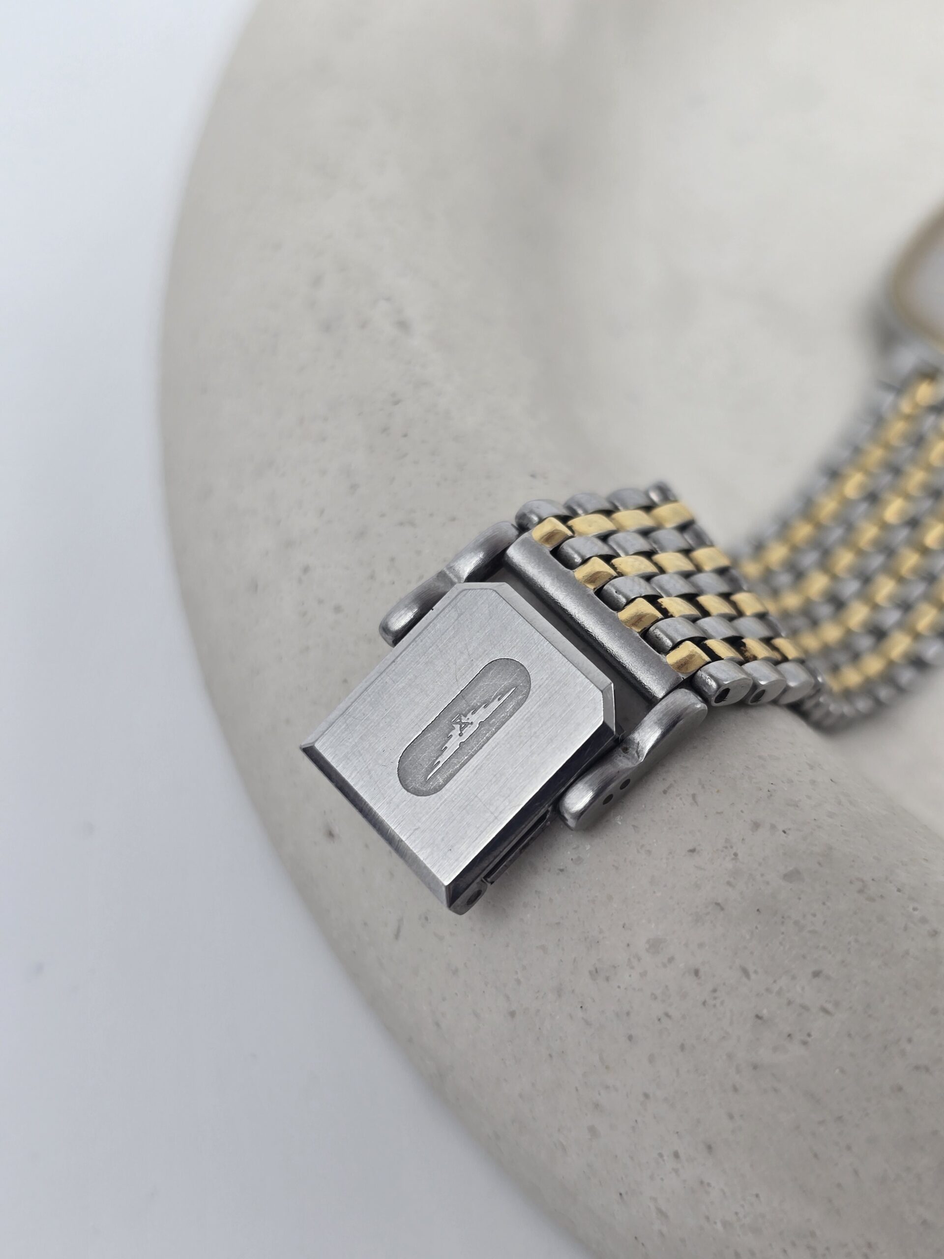 LONGINES - ozdobny zegarek vintage na bransolecie, lata 90. zapięcie