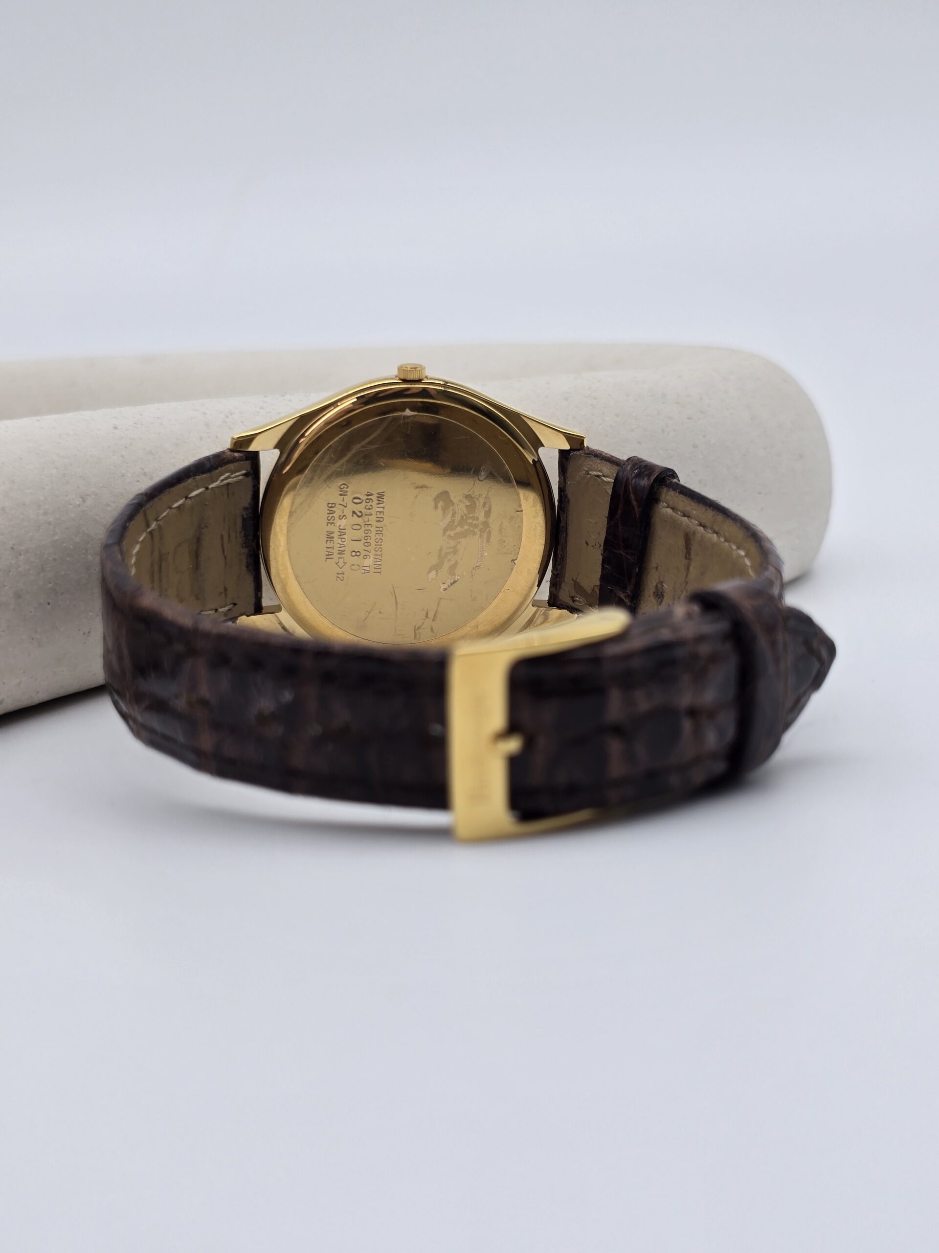 BURBERRY - elegancki zegarek vintage z arabskimi indeksami tył