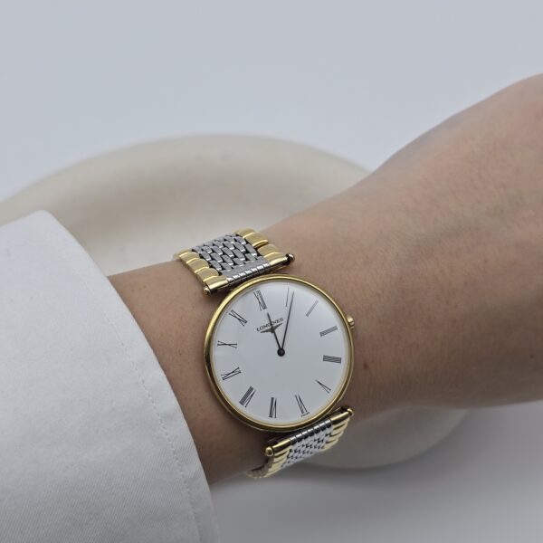 LONGINES - elegancki zegarek vintage z rzymskimi indeksami na modelce