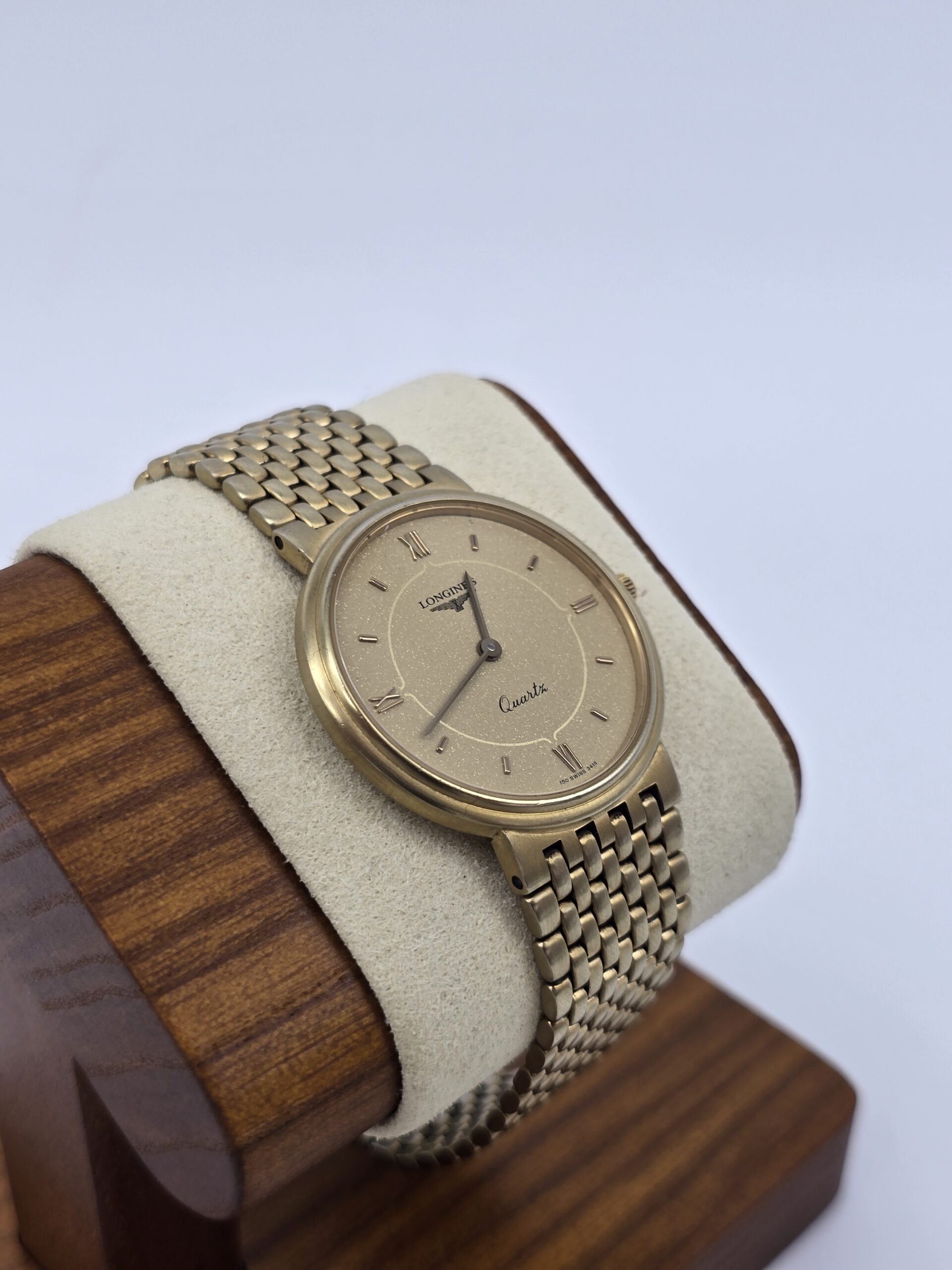LONGINES - subtelny zegarek vintage na bransolecie stojak