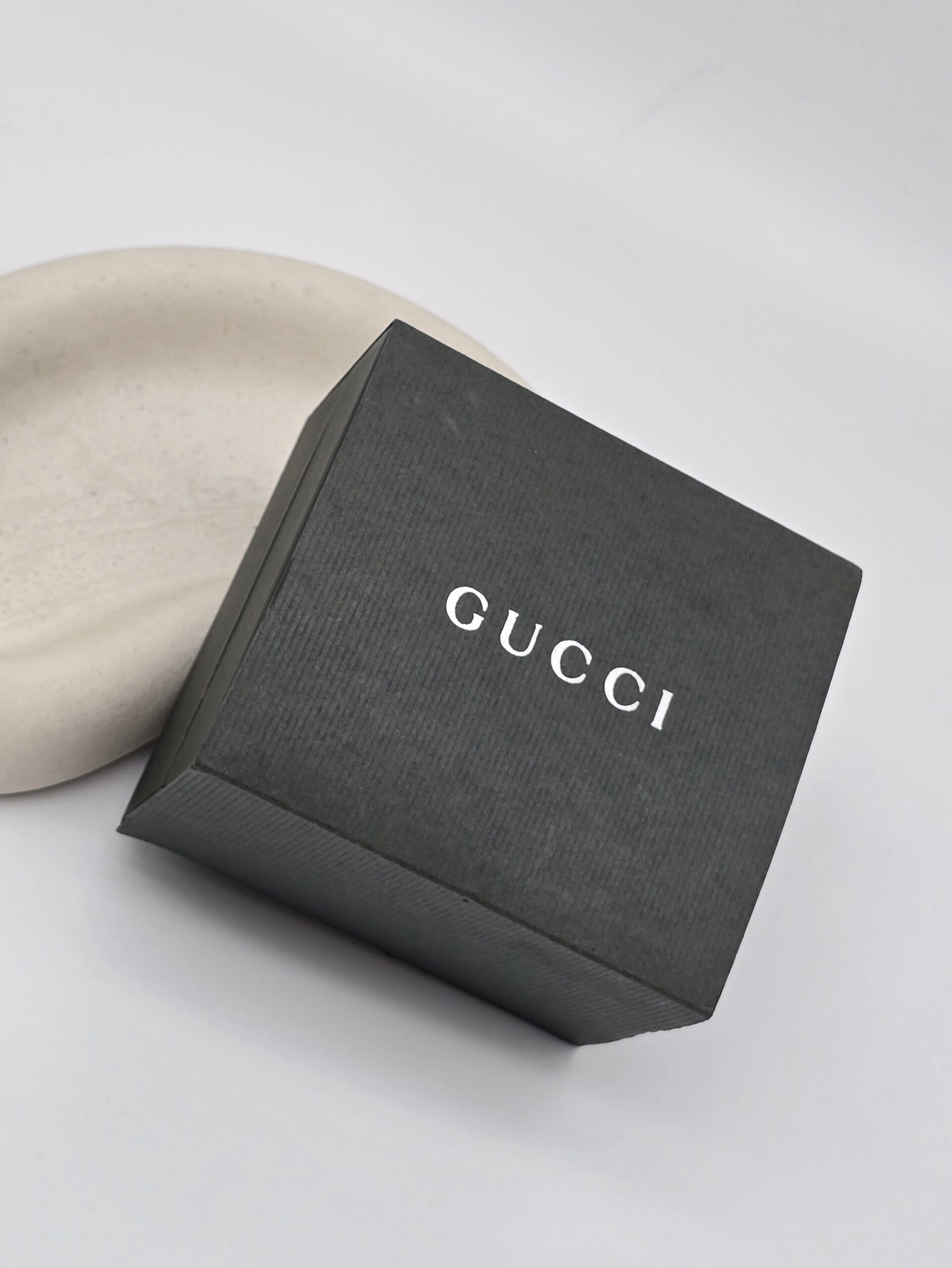 GUCCI 9000M - elegancki zegarek vintage z datownikiem, lata 90. pudełko