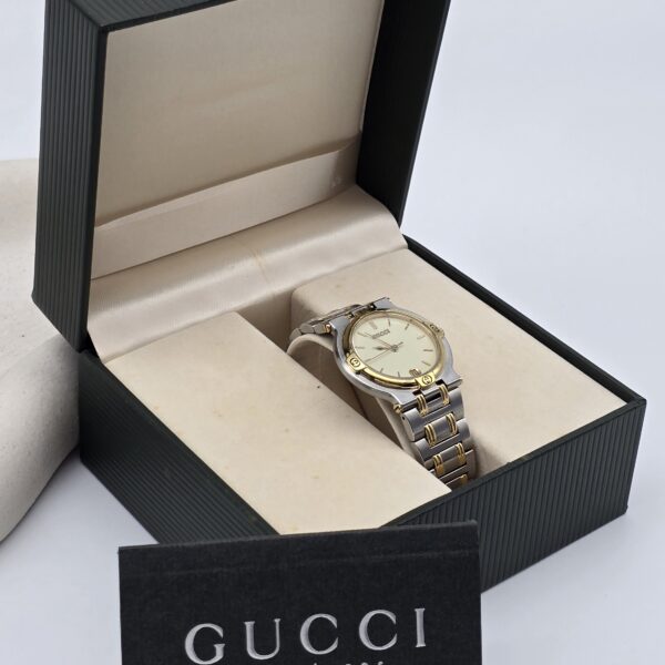GUCCI 9000M - elegancki zegarek vintage z datownikiem, lata 90.