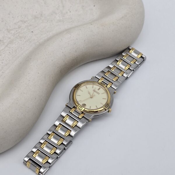 GUCCI 9000M - elegancki zegarek vintage z datownikiem, lata 90. front