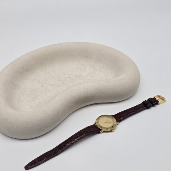 GUCCI 3000.2.L - elegancki zegarek vintage z rzymskimi indeksami front