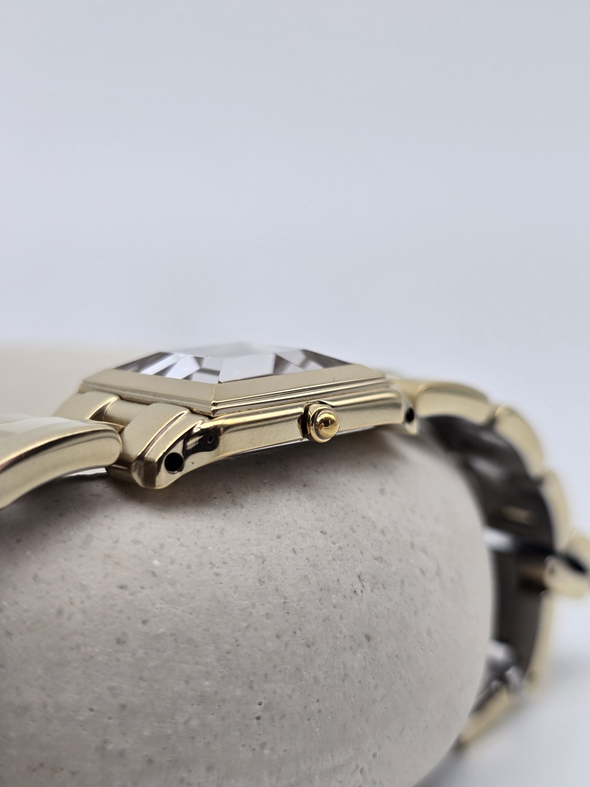 BURBERRY - elegancki zegarek vintage z kwadratową kopertą koronka
