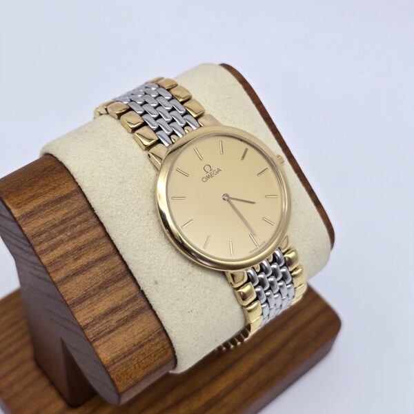 OMEGA De Ville- elegancki zegarek vintage z liniowymi indeksami stojak