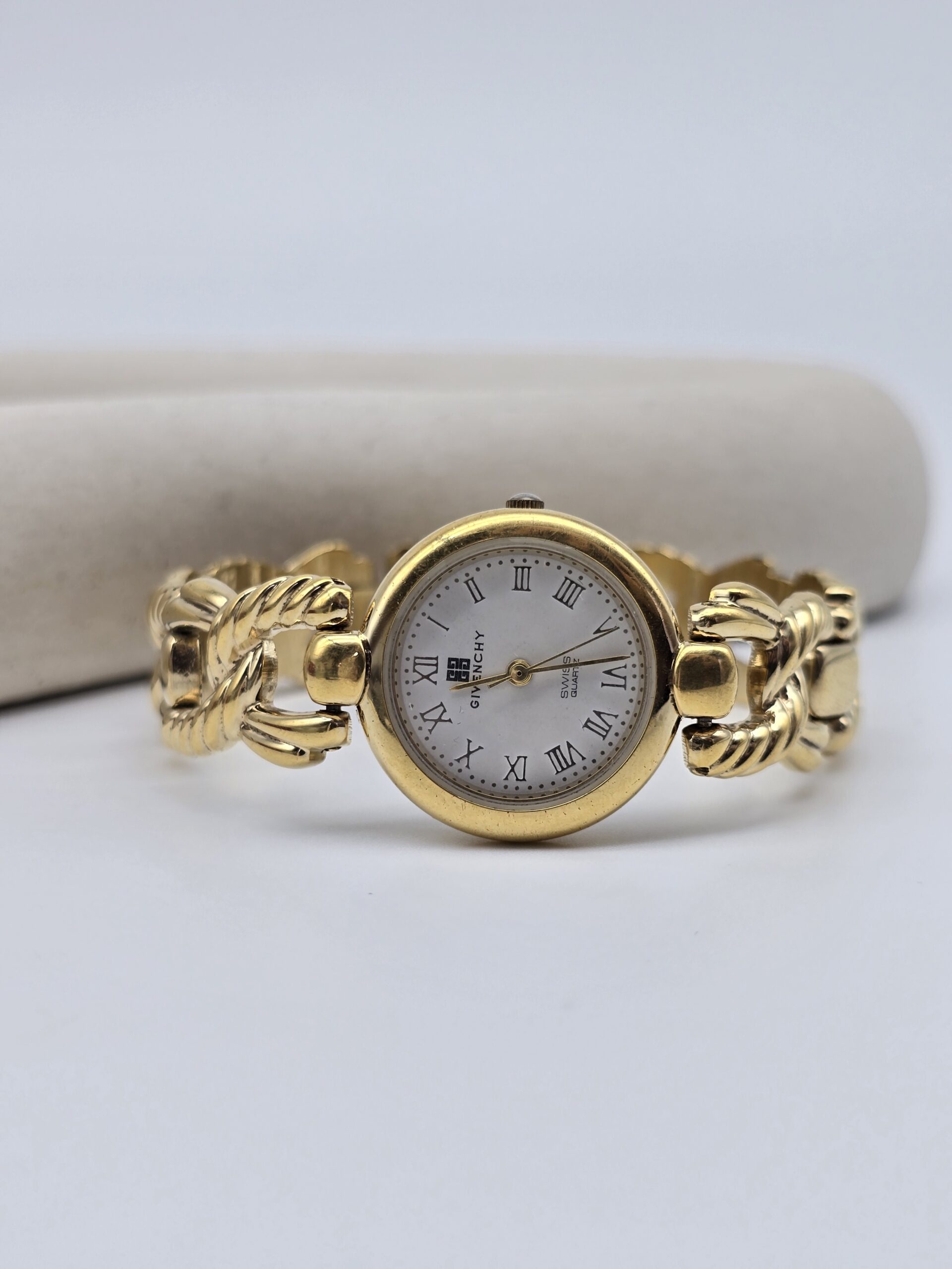 GIVENCHY - klasyczny zegarek vintage z ozdobną bransoletą