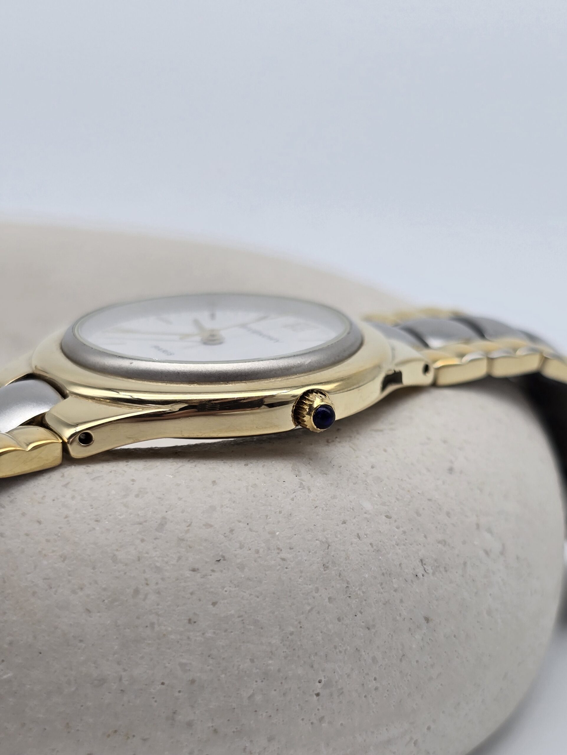 GIVENCHY - elegancki zegarek vintage na bransolecie z datownikiem koronka