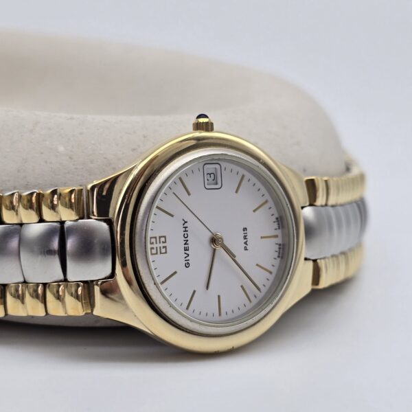 GIVENCHY - elegancki zegarek vintage na bransolecie z datownikiem przy podstawce