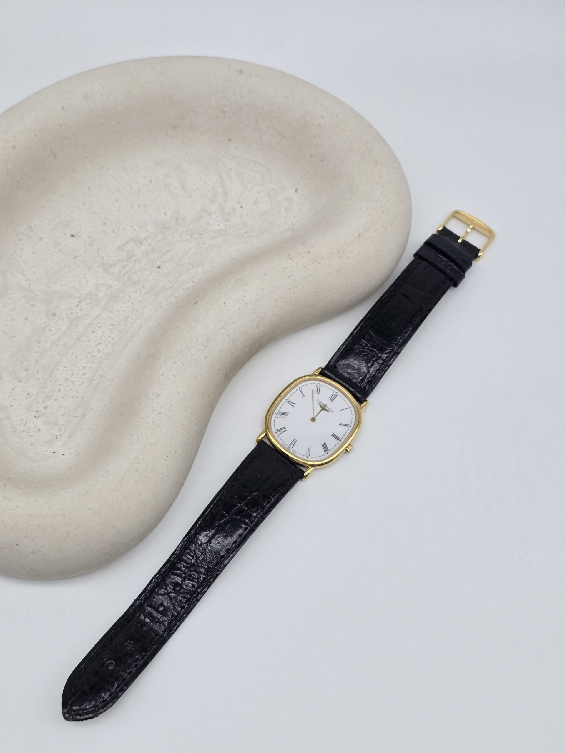 LONGINES La Grandes Classiques - klasyczny zegarek vintage z rzymskimi indeksami przód