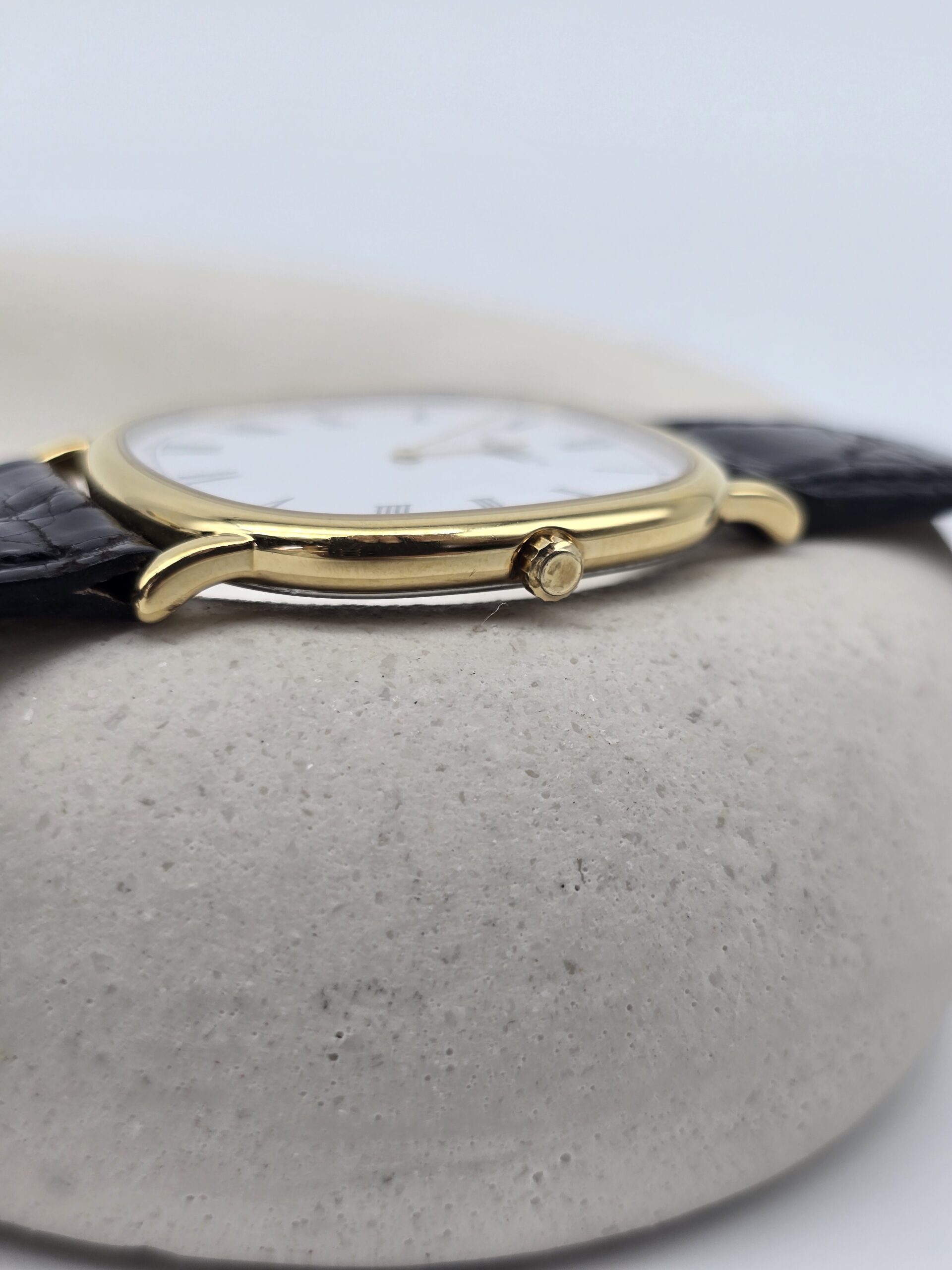 LONGINES La Grandes Classiques - klasyczny zegarek vintage z rzymskimi indeksami koronka