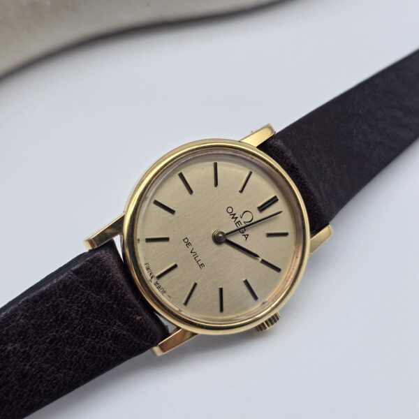 OMEGA De Ville - subtelny zegarek vintage na pasku, lata 70. tarcza