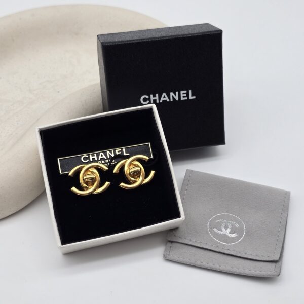 Chanel Turnlock - klasyczne klipsy vintage z monogramem, lata 90.