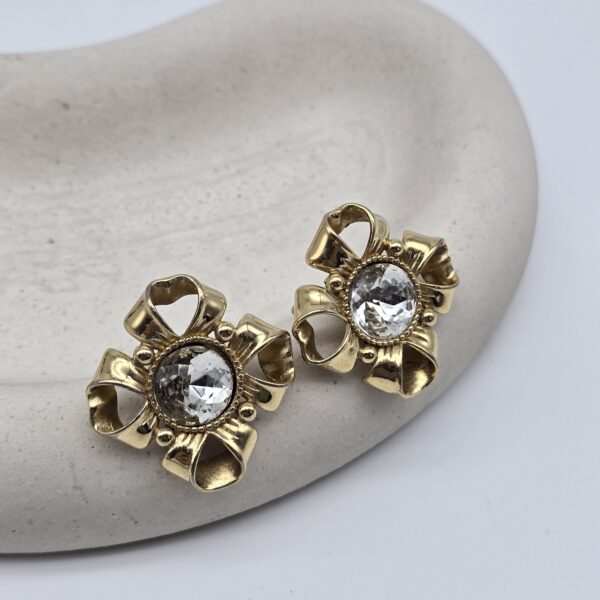 GIVENCHY - eleganckie klipsy vintage z motywem kwiatu