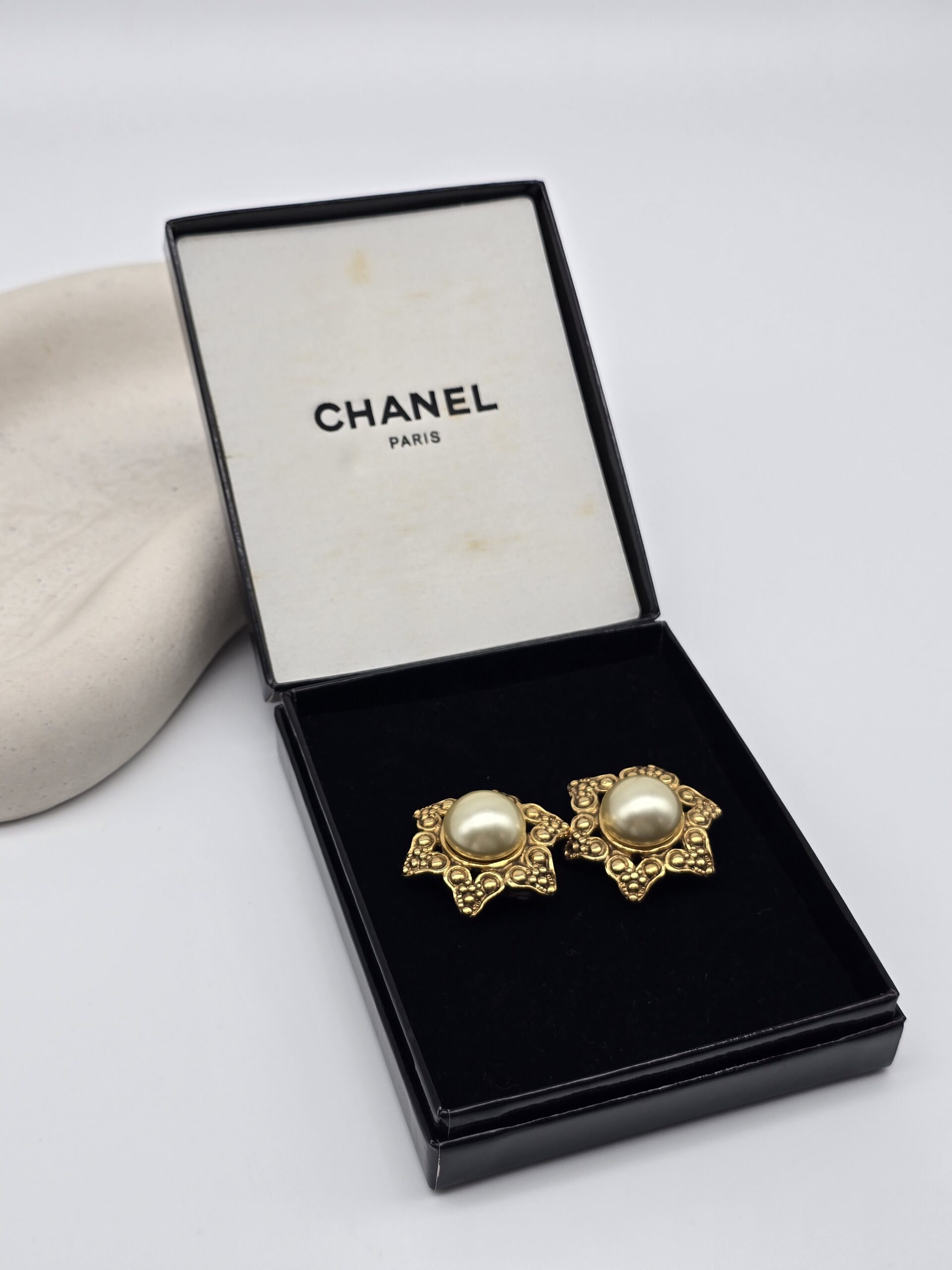 CHANEL- klipsy vintage z perłą