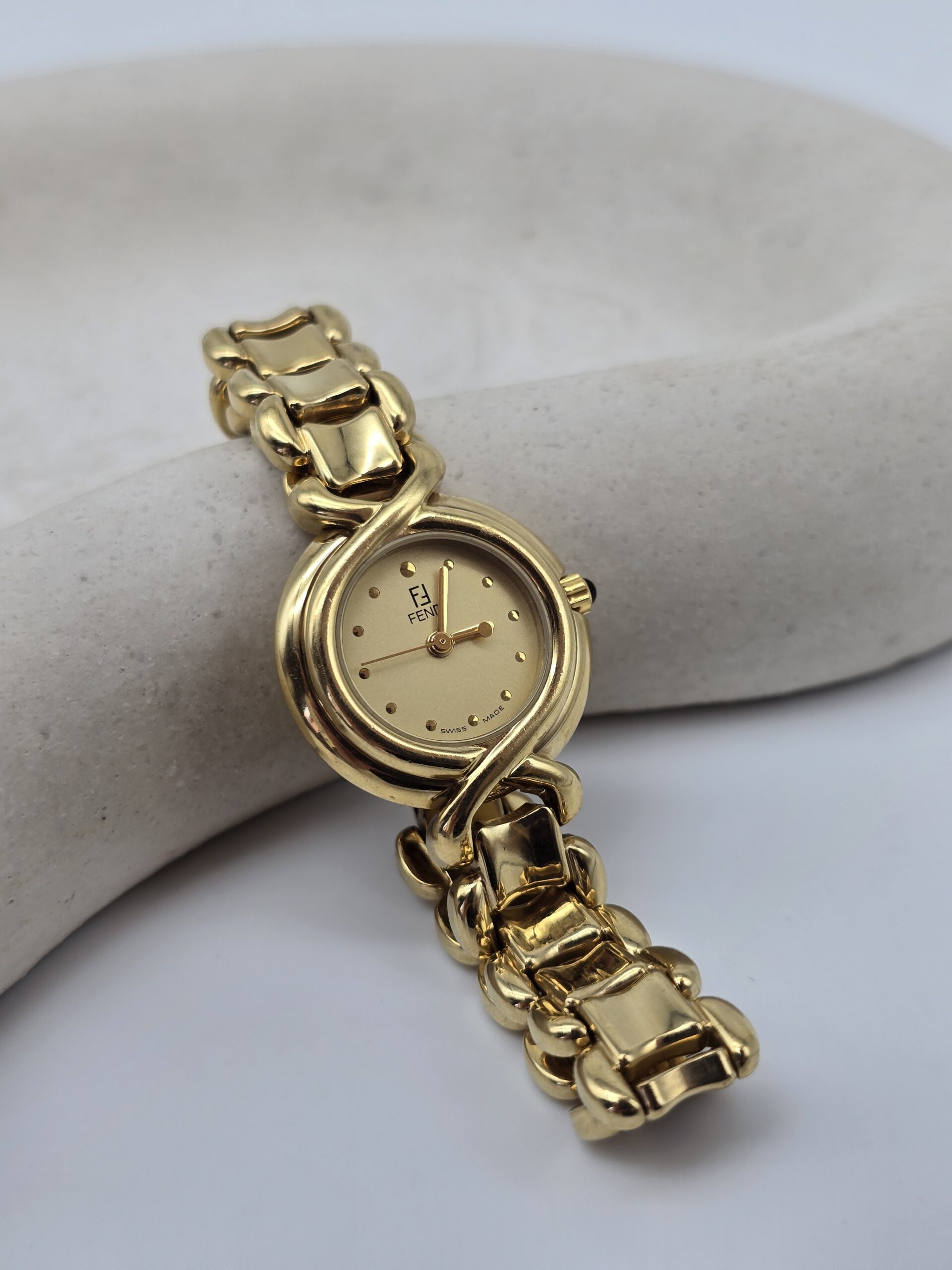 FENDI 700L - elegancki zegarek vintage na bransolecie, lata 90.