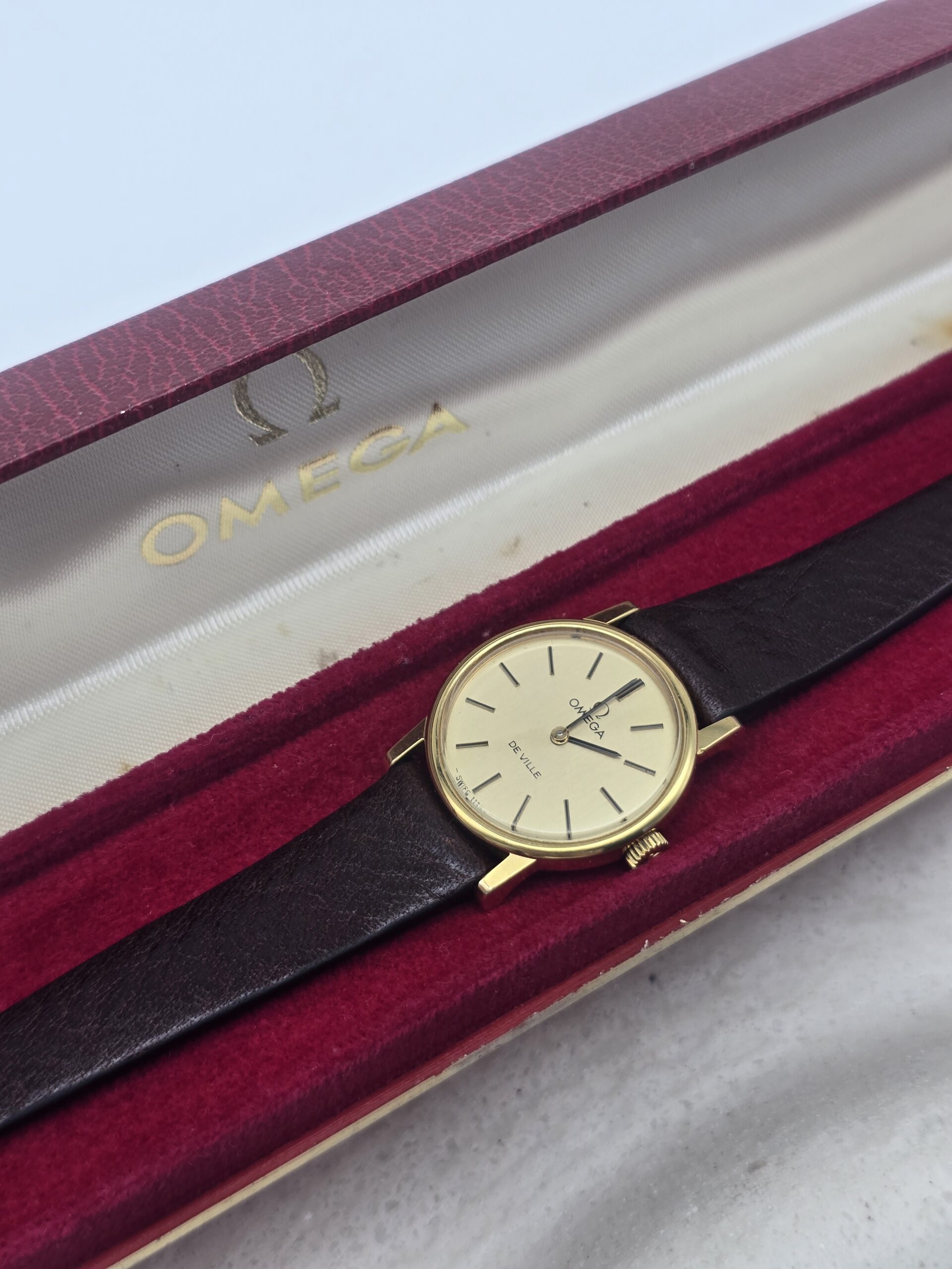 OMEGA De Ville - subtelny zegarek vintage na pasku, lata 70.