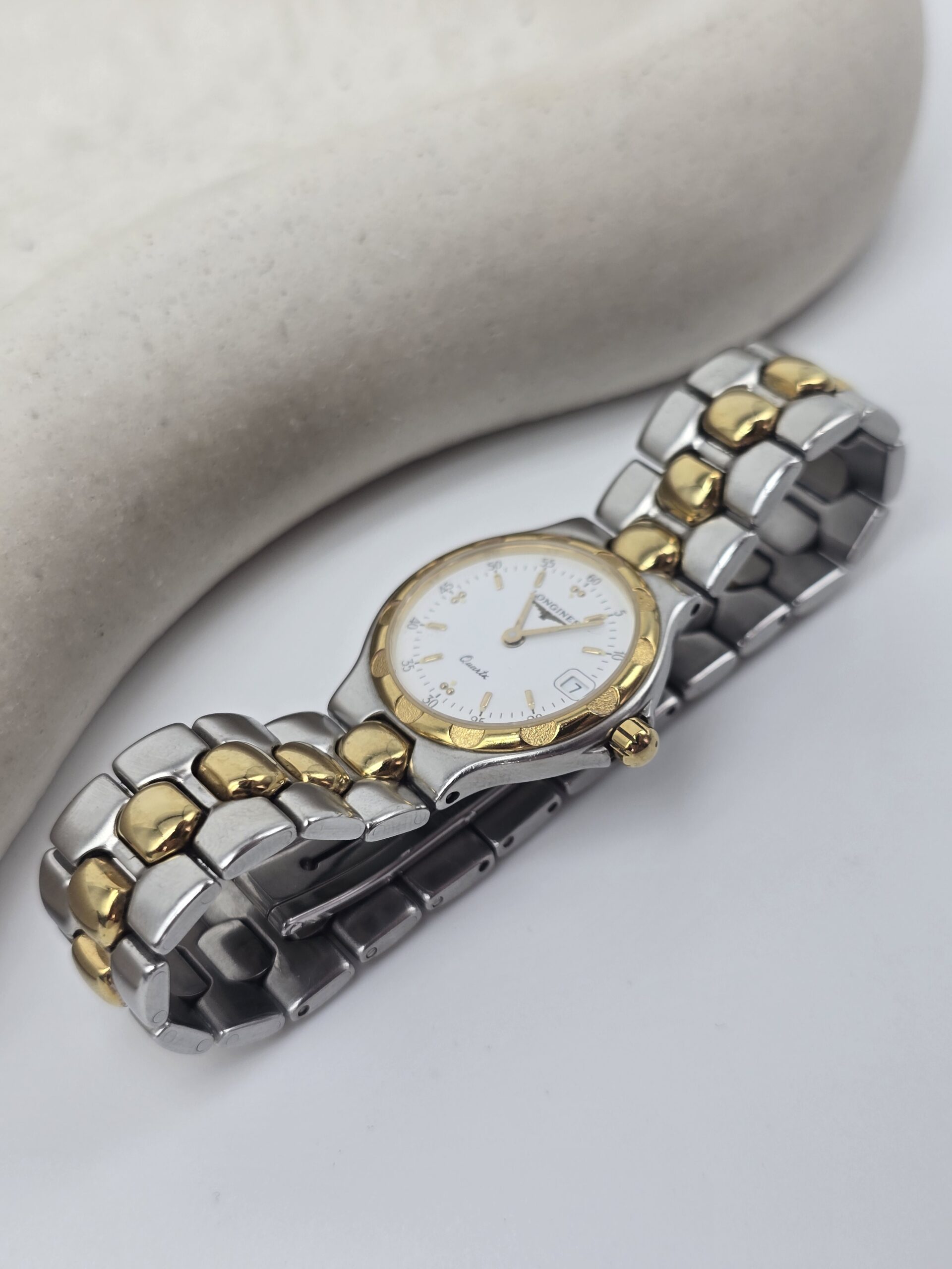 LONGINES Conquest - elegancki zegarek vintage na bransolecie koronka