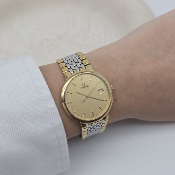 OMEGA De Ville - klasyczny zegarek vintage na bransolecie na sobie