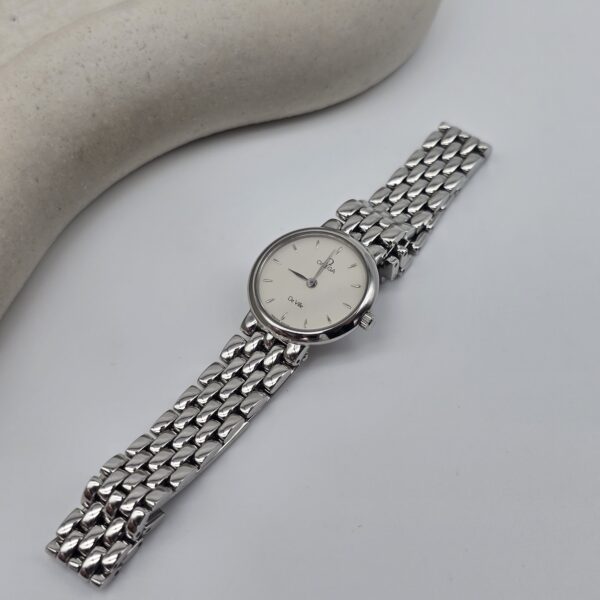 OMEGA De Ville - srebrny zegarek vintage na bransolecie front