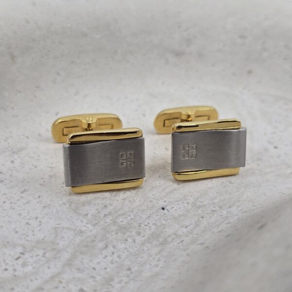 GIVENCHY - klasyczne klipsy vintage z monogramem front