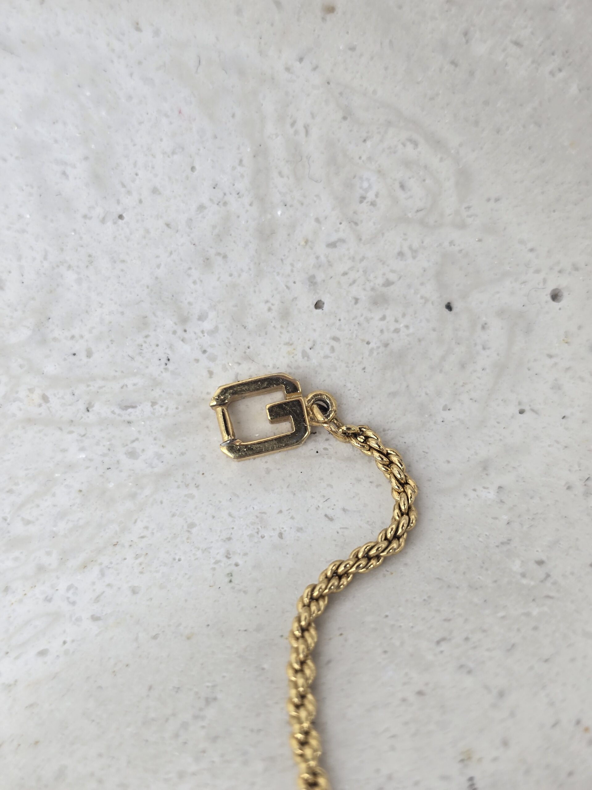 GIVENCHY - elegancka bransoletka vintage z motywem plecionym logo