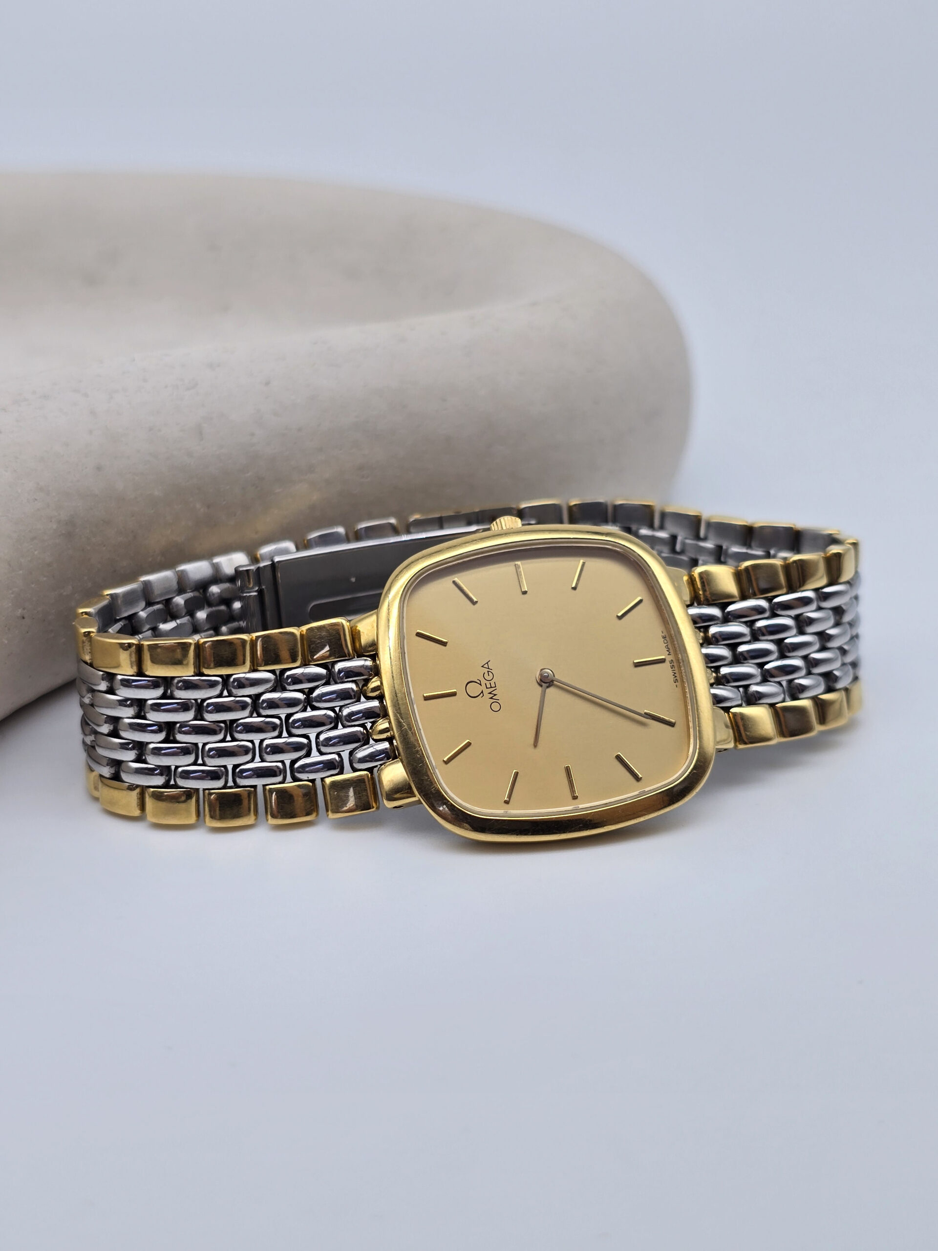 OMEGA De Ville - elegancki zegarek vintage na bransolecie