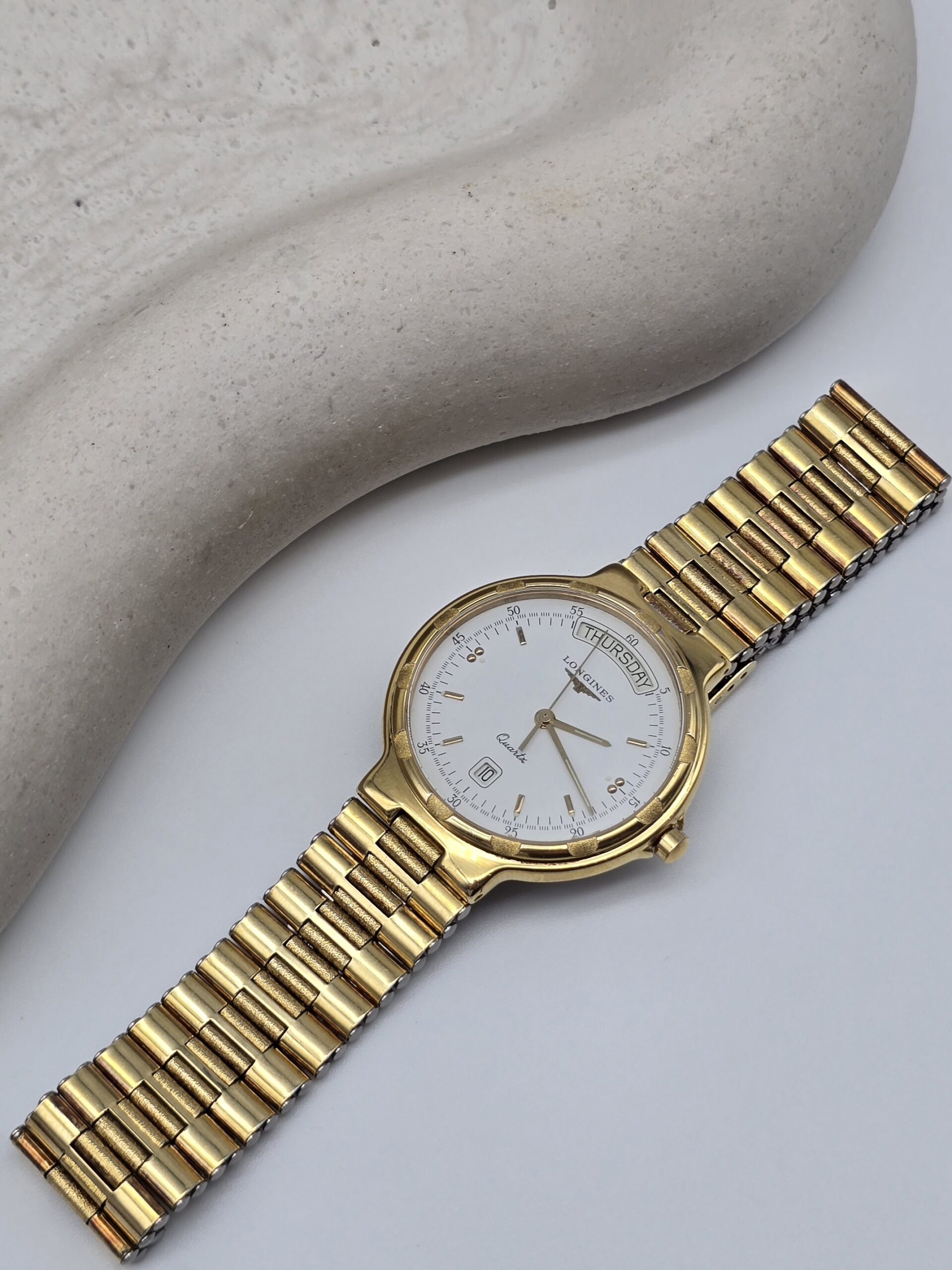 LONGINES Conquest - zegarek vintage na bransolecie z datownikiem front