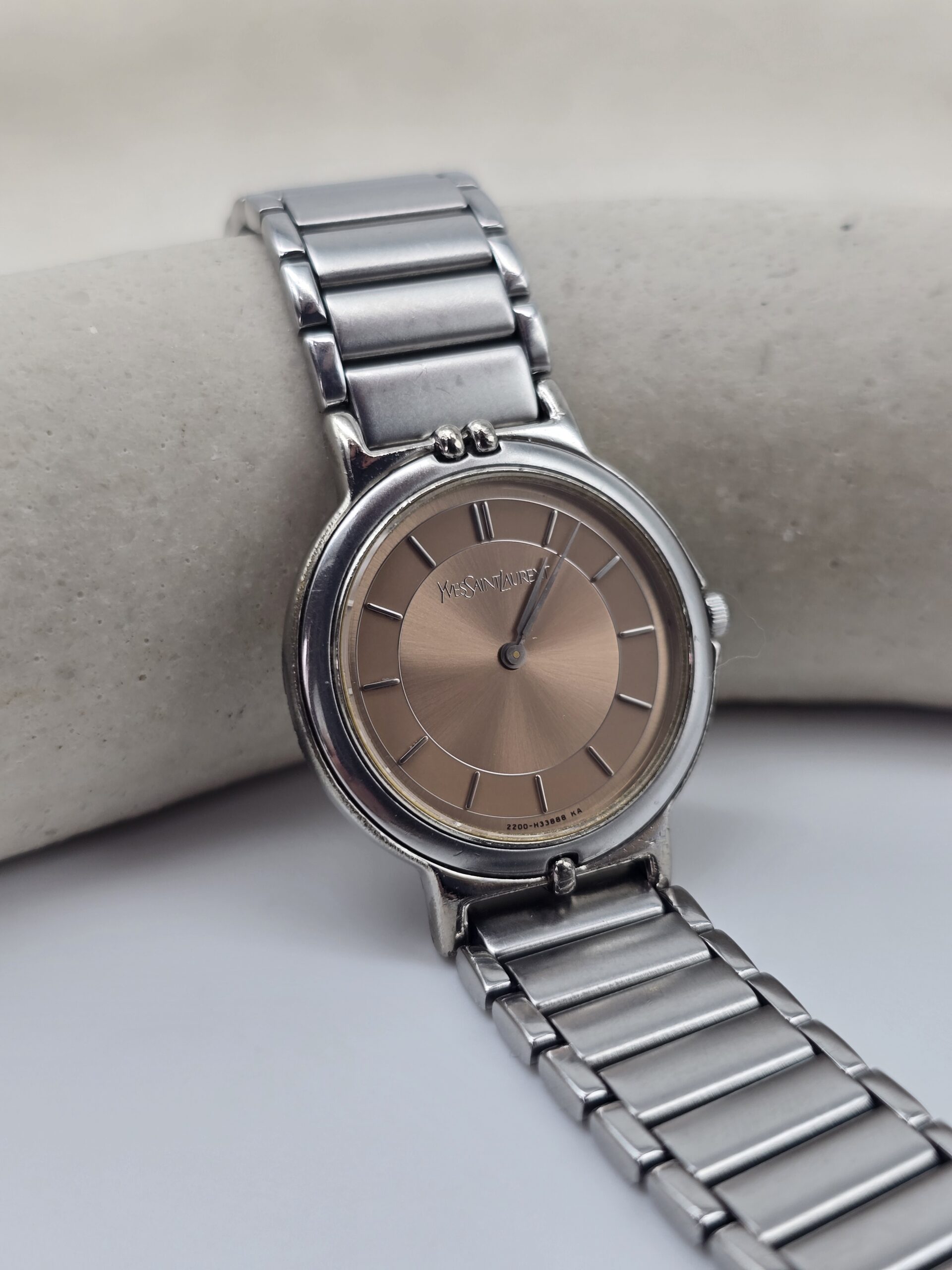 YSL - zegarek vintage na bransolecie z liniowymi indeksami, lata 90. dod