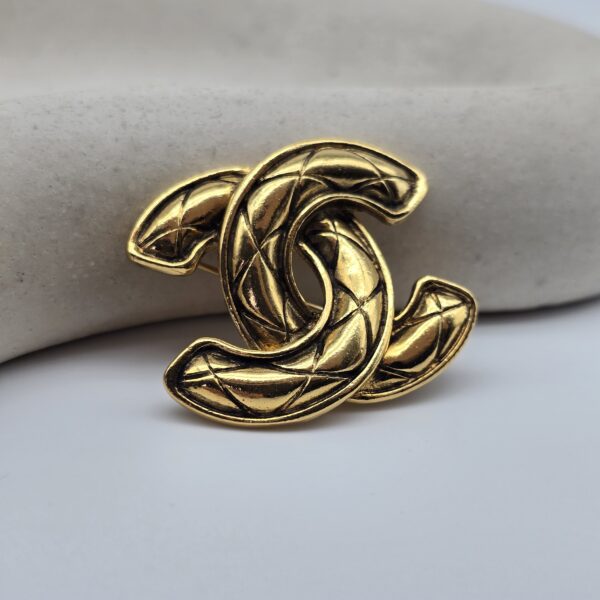 CHANEL - broszka vintage w kształcie logo CC fornt